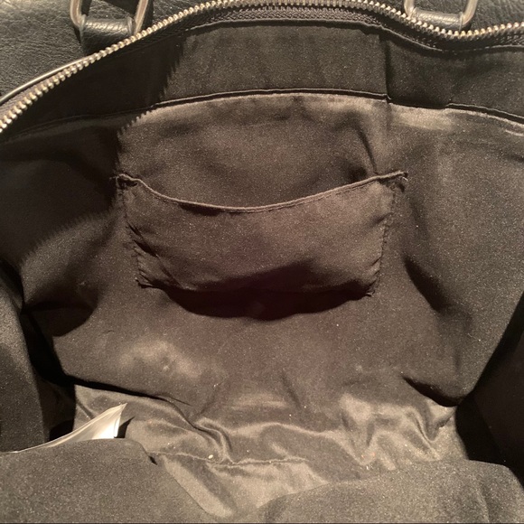 Black Bag w/Detachable Strap - Picture 6 of 7